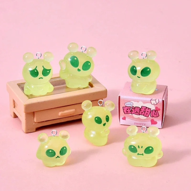 Art Craft Items - 10 stuks lichtgevende mini groene alien